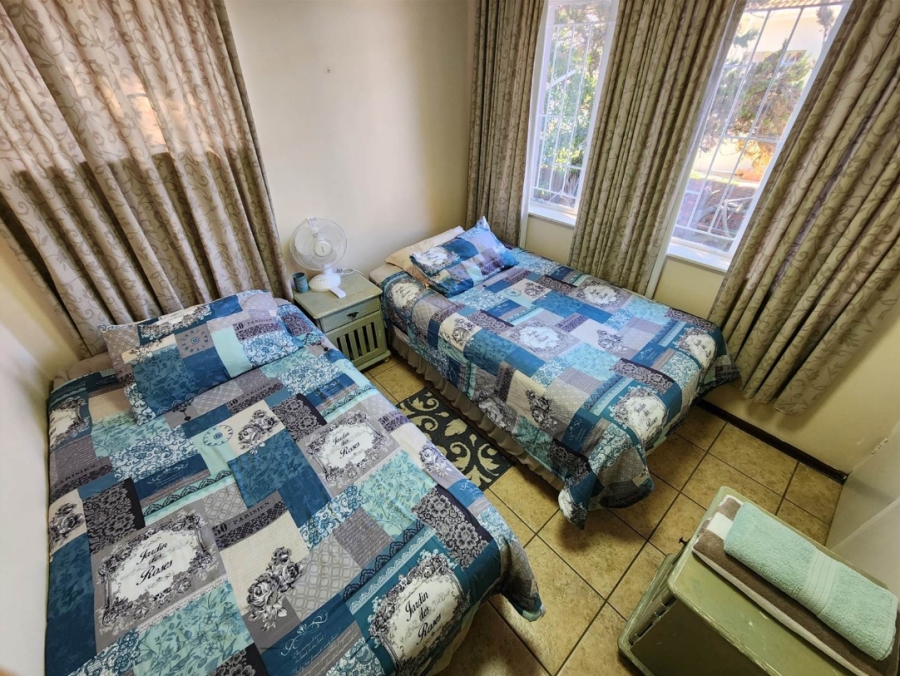 4 Bedroom Property for Sale in Paradise Beach Eastern Cape